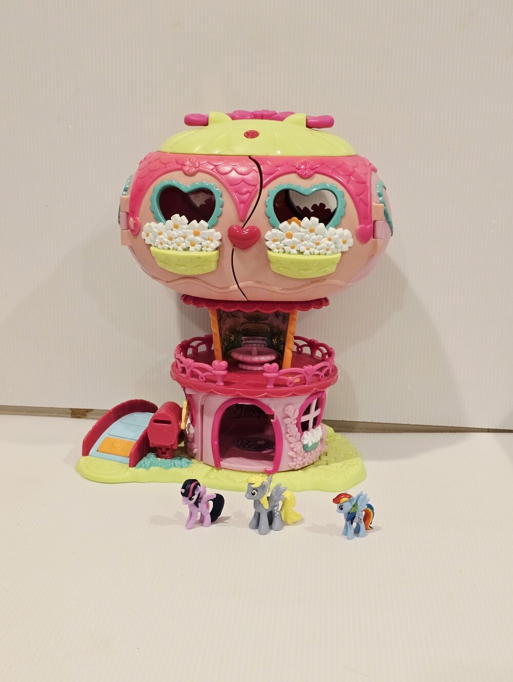 My Little Pony Ponyville Pinkie Pie Balloon House 2006 Hasbro Playset Lights Up